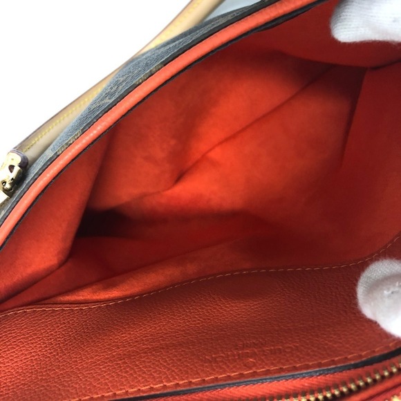 LOUIS VUITTON Brown Monogram Shoulder Bag - Picture 13 of 16